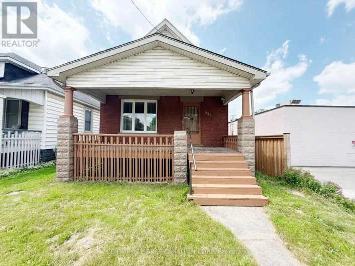 827 QUEBEC STREET, London East