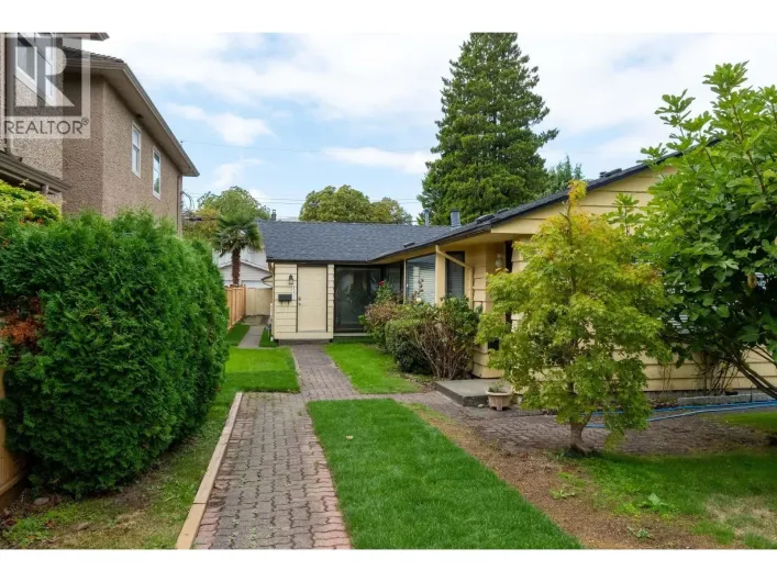 8271 LAUREL STREET, Vancouver