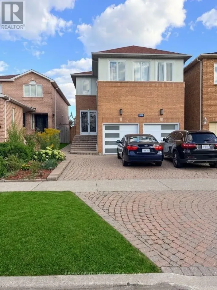 828 CARDINGTON STREET, Mississauga
