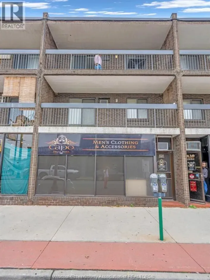 828 ERIE STREET East, Windsor
