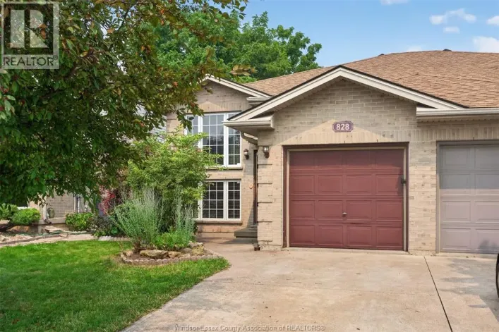 828 MICHAEL DRIVE, Tecumseh