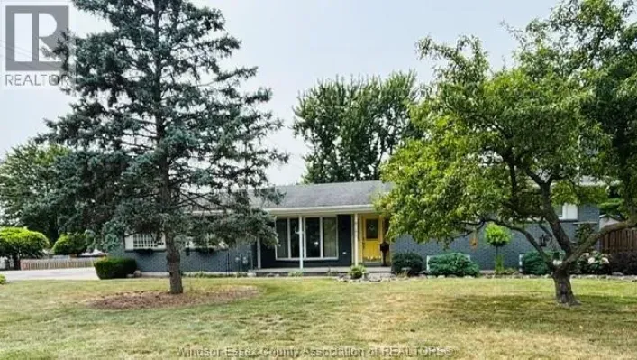 8285 MALDEN ROAD, LaSalle