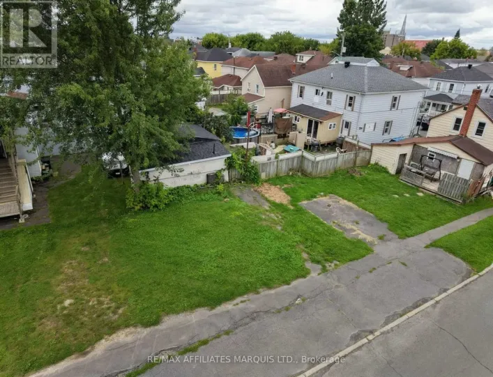 829 FIRST STREET E, Cornwall