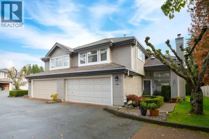 829 ROCHE POINT DRIVE, North Vancouver