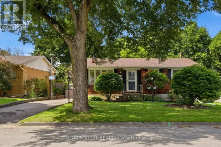 83 AMY CRESCENT, London East