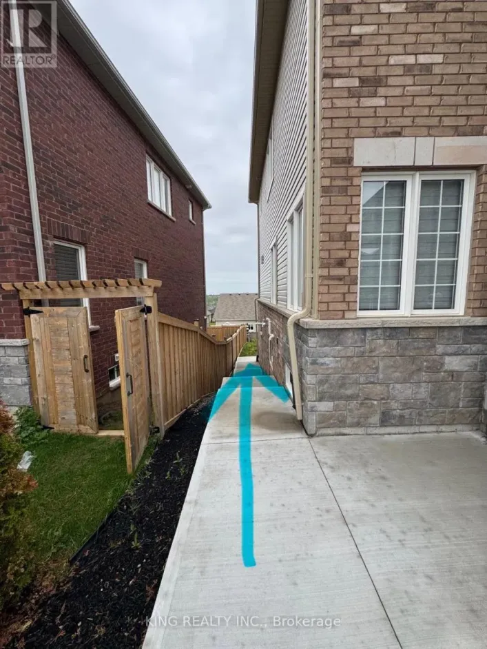 83 ATLANTIS DRIVE, Orillia
