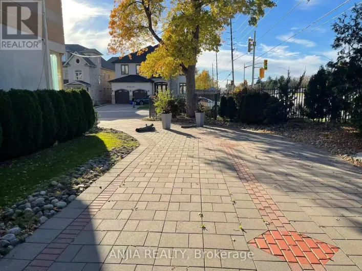 83 ELM AVENUE, Richmond Hill