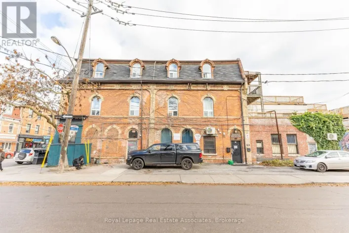 83 ELM GROVE AVENUE, Toronto