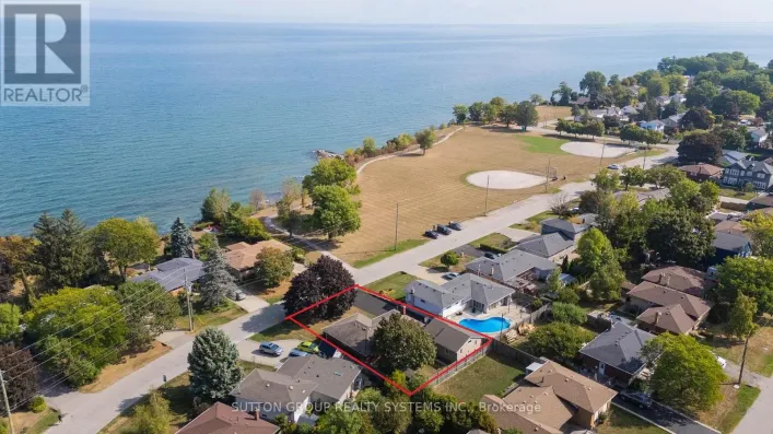 83 LAKESIDE DRIVE, Grimsby