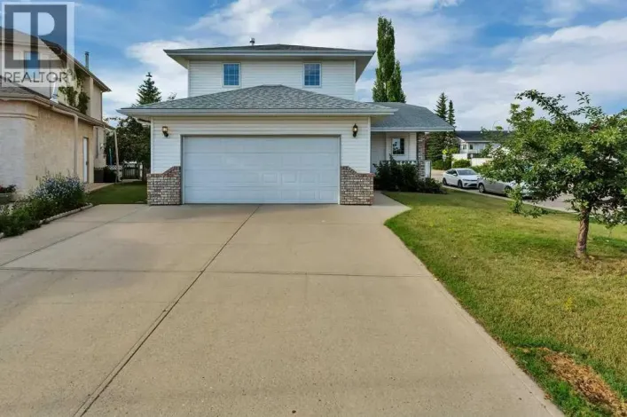 House for sale: 83 Lawrence Crescent, Red Deer