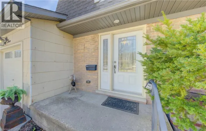 83 MANOR Drive, Kitchener