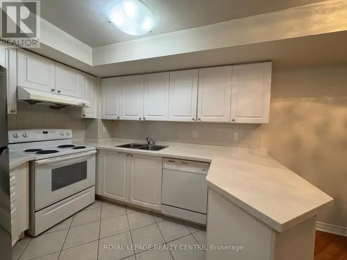 830 - 3888 DUKE OF YORK BOULEVARD, Mississauga