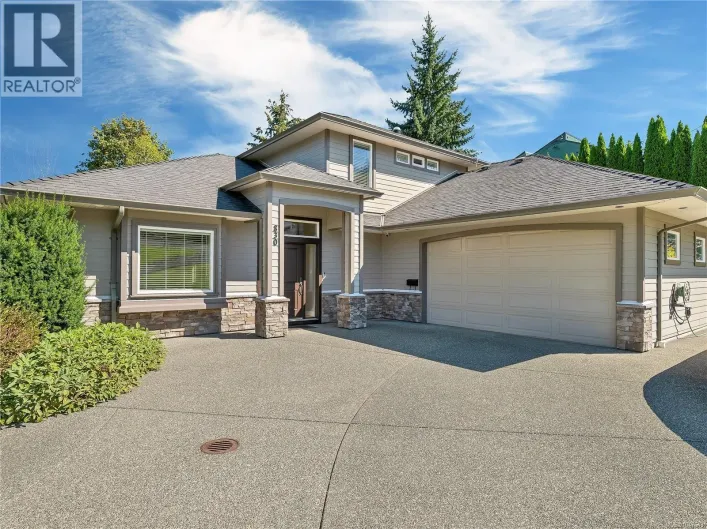 830 Pinecrest Rd, Campbell River