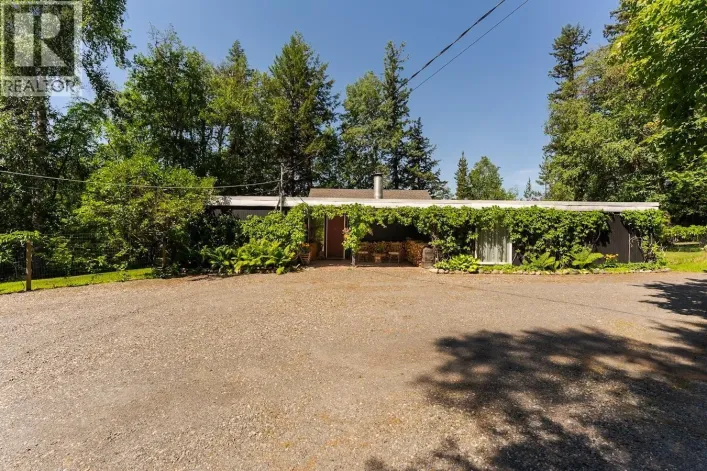8307 TOOMBS DRIVE, Prince George