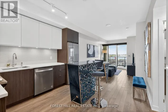 831 - 100 EAGLE ROCK WAY, Vaughan