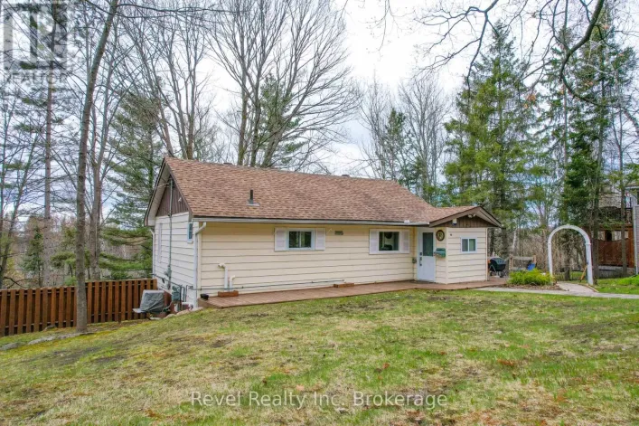 831 SKI CLUB ROAD, North Bay