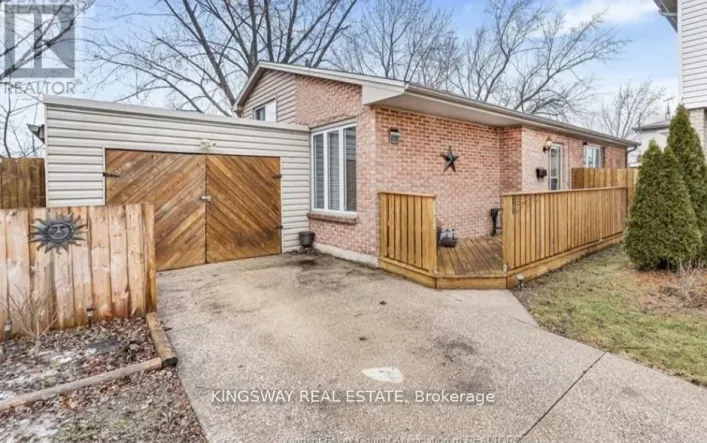 House for rent: 8315 EAST MOOR COURT, Windsor