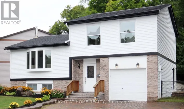 832 BORONIA CRESCENT, Newmarket