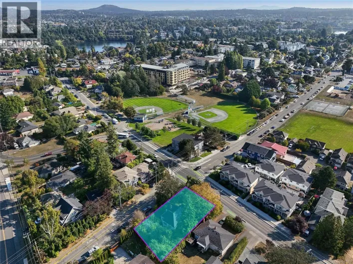 832 Lampson St, Esquimalt