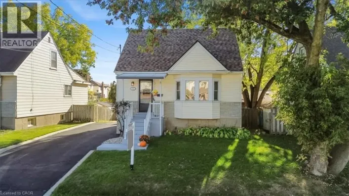 832 QUEENSDALE Avenue, Hamilton