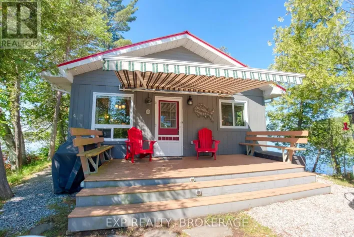 832 SHARBOT LAKE, Frontenac