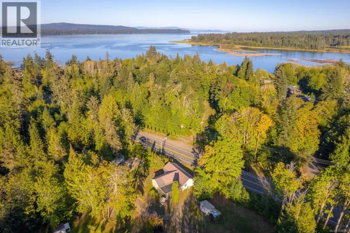 8331 Island Hwy S, Fanny Bay