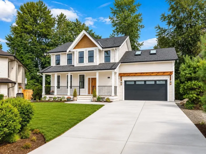 8336 MILLER CRESCENT, Mission