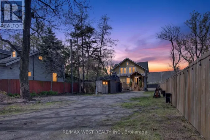 834 BEACH BOULEVARD, Hamilton