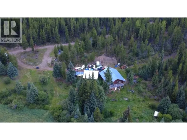 House for sale: 8351 TZENZAICUT LAKE FOREST SERVICE ROAD, Quesnel