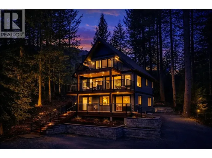 8353 RAINBOW DRIVE, Whistler