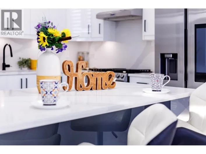 836 MACINTOSH STREET, Coquitlam