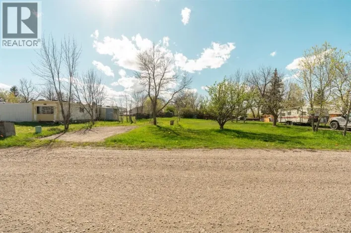 837 2 Street E, Cardston
