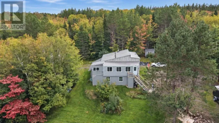 837 Meadow Road, North River