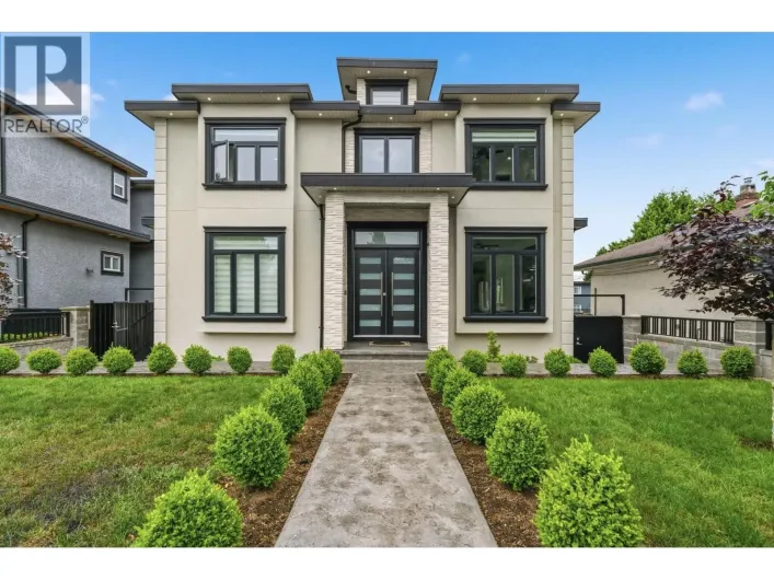 8378 12TH AVENUE, Burnaby