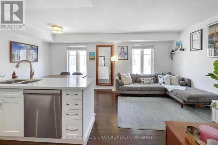 838 - 46 WESTERN BATTERY ROAD, Toronto