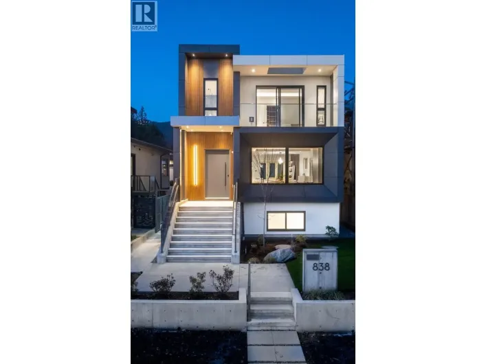 838 E 14TH STREET, North Vancouver