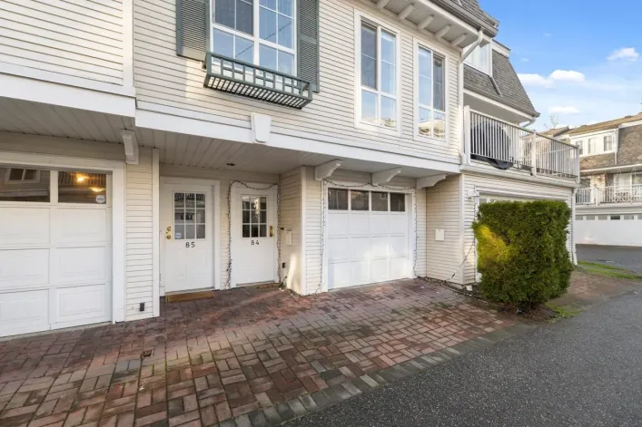 84 8930 WALNUT GROVE DRIVE, Langley