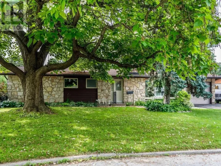 84 CLEADON DRIVE, Ottawa