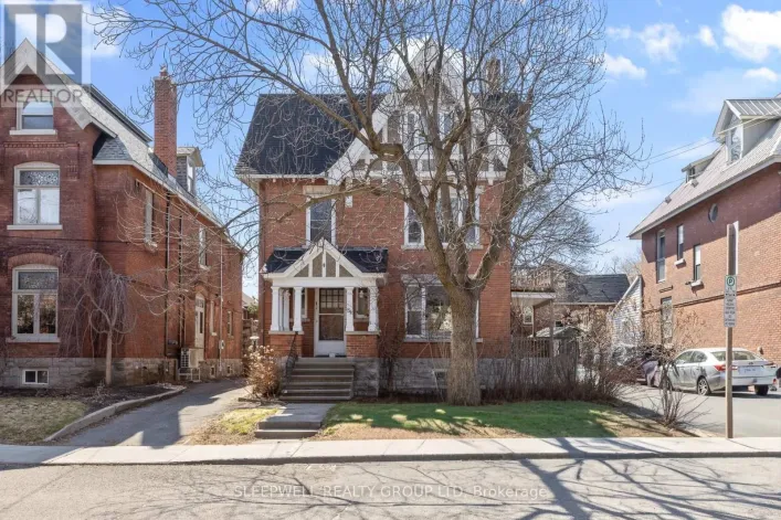 84 FOURTH AVENUE, Ottawa