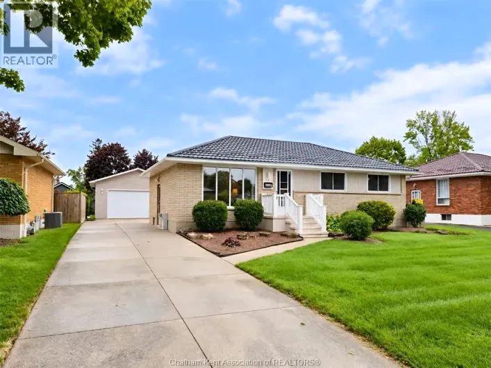 84 Holland AVENUE, Chatham