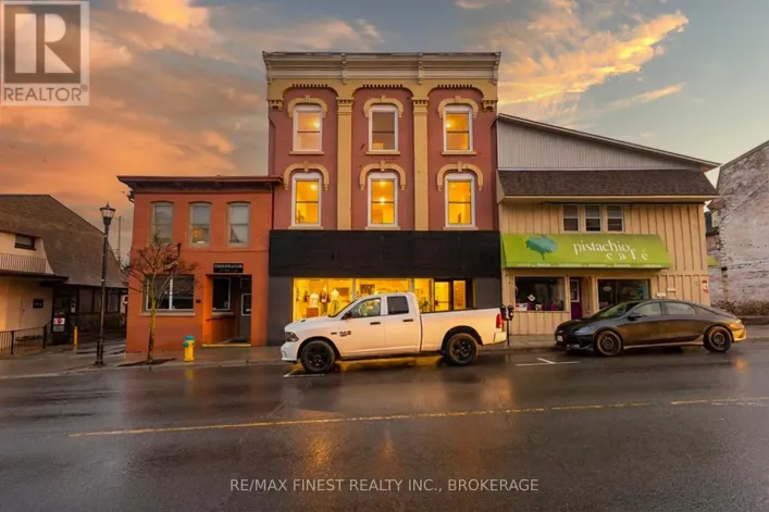 84 KING STREET E, Gananoque