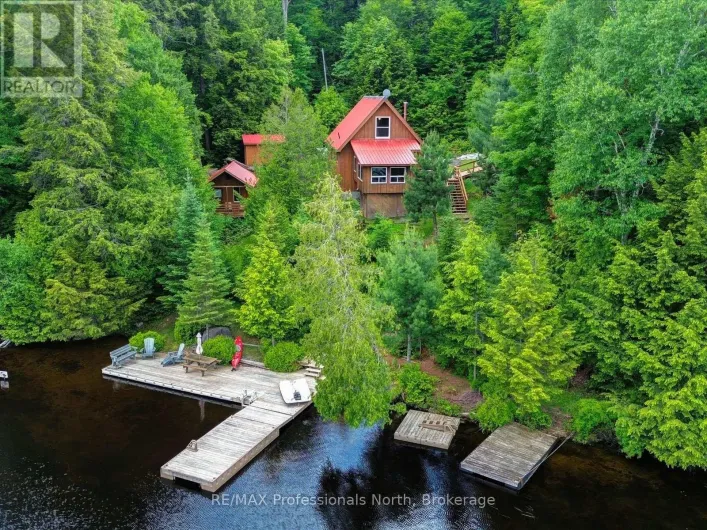 84 LAKESIDE LANE, South Algonquin