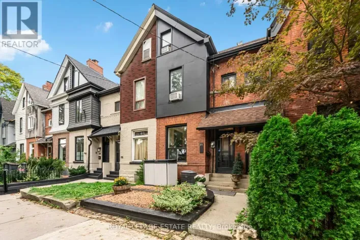 Row / Townhouse for sale: 84 LONDON STREET, Toronto