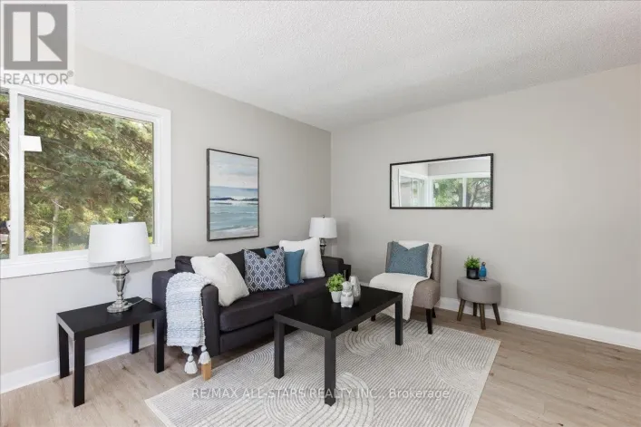 84 METRO ROAD N, Georgina