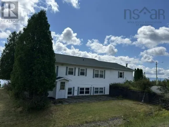 84 Mountain Road, Marble Mountain