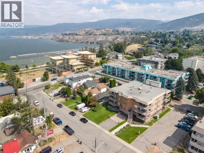 Apartment for sale: 84 Van Horne Street Unit# 304, Penticton
