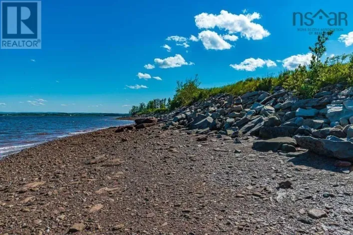 840 Brule Point Road, Brule Point