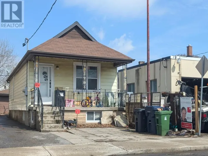 840 SAMMON AVENUE, Toronto