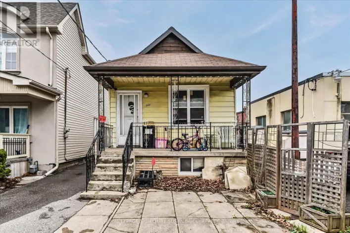 840 SAMMON AVENUE, Toronto