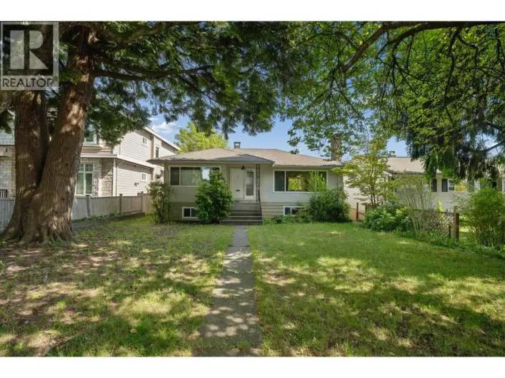 8406 12TH AVENUE, Burnaby